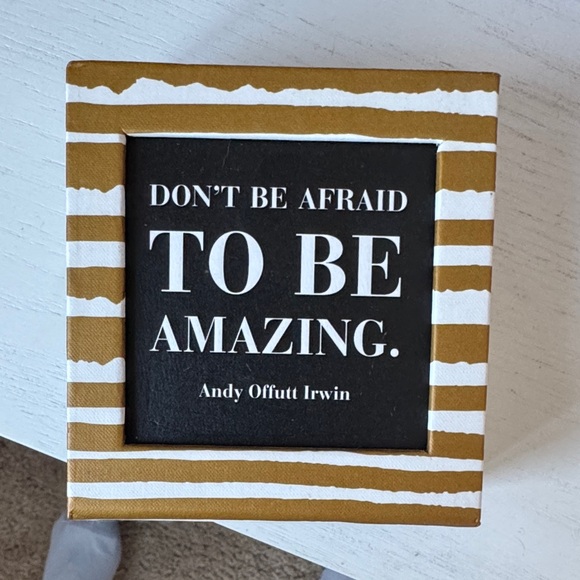 Other - Gold and White Inspirational Cards